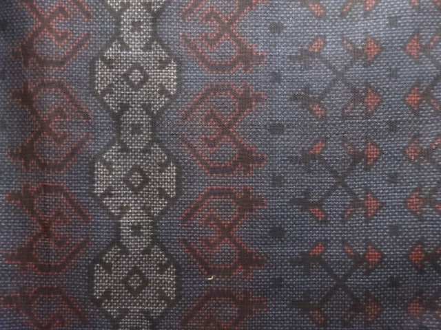 アンティーク　幾何学模様織り出し本場泥大島紬着物(5マルキ)